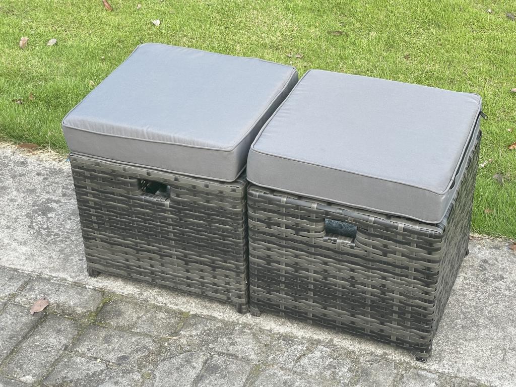 10 places Mobilier À Dîner De Jardin en rotin ave Canapé Chaises Table de foyer à gaz Tabourets MéVertchez gris foncé